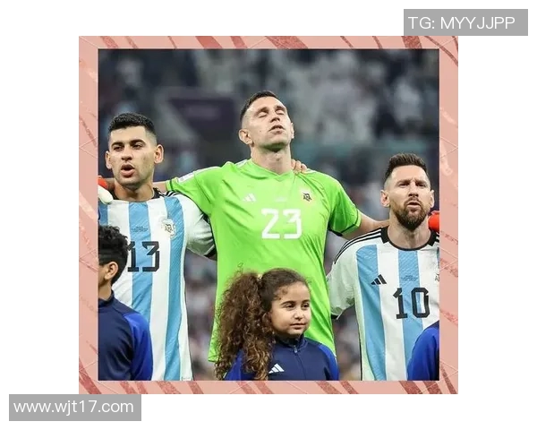 马丁内斯:从足球场上的传奇到生活中的启示与奋斗故事