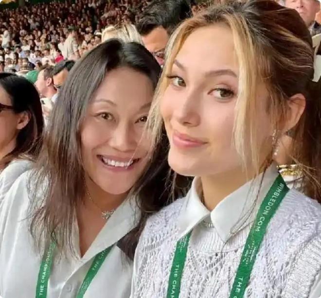 美不美先看腿谷爱凌穿羽绒服也遮不住妥妥的人间“腿精”(图11)
