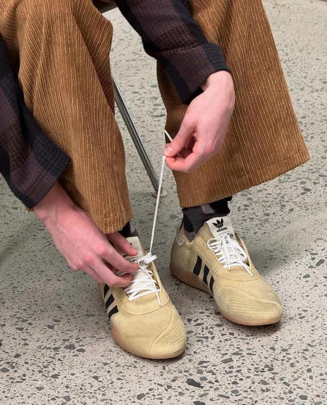 PUMA「赛车鞋」还能继续玩？薄底sneakers潮流持续中(图25)
