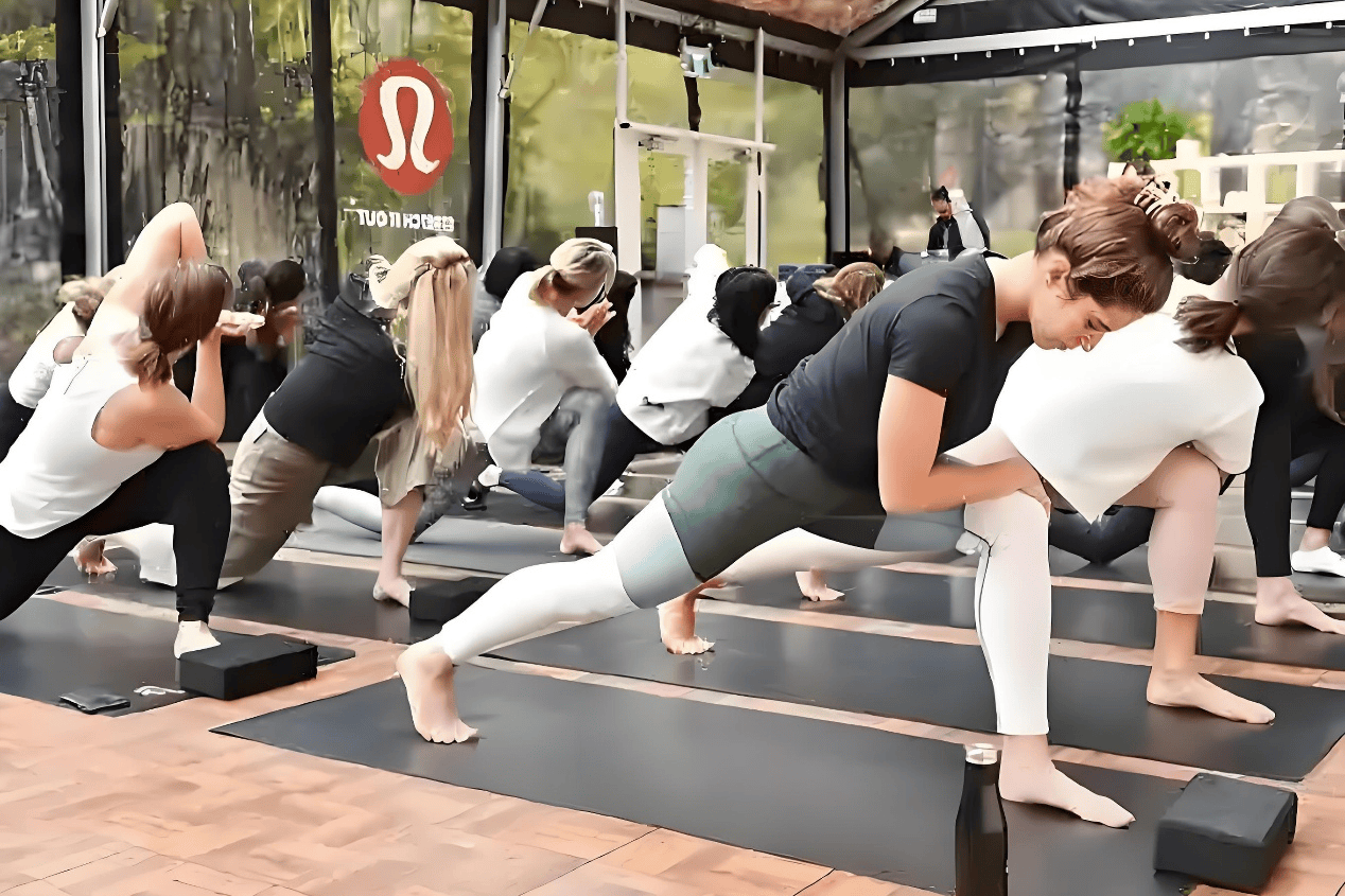 2000亿没了lululemon怎么了？(图3)