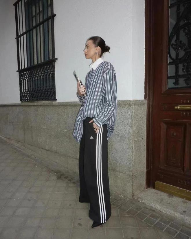 别再小看运动单品了用它们和基础单品搭配美得精神又利索(图6)